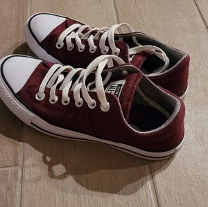 Womens Converse size 7